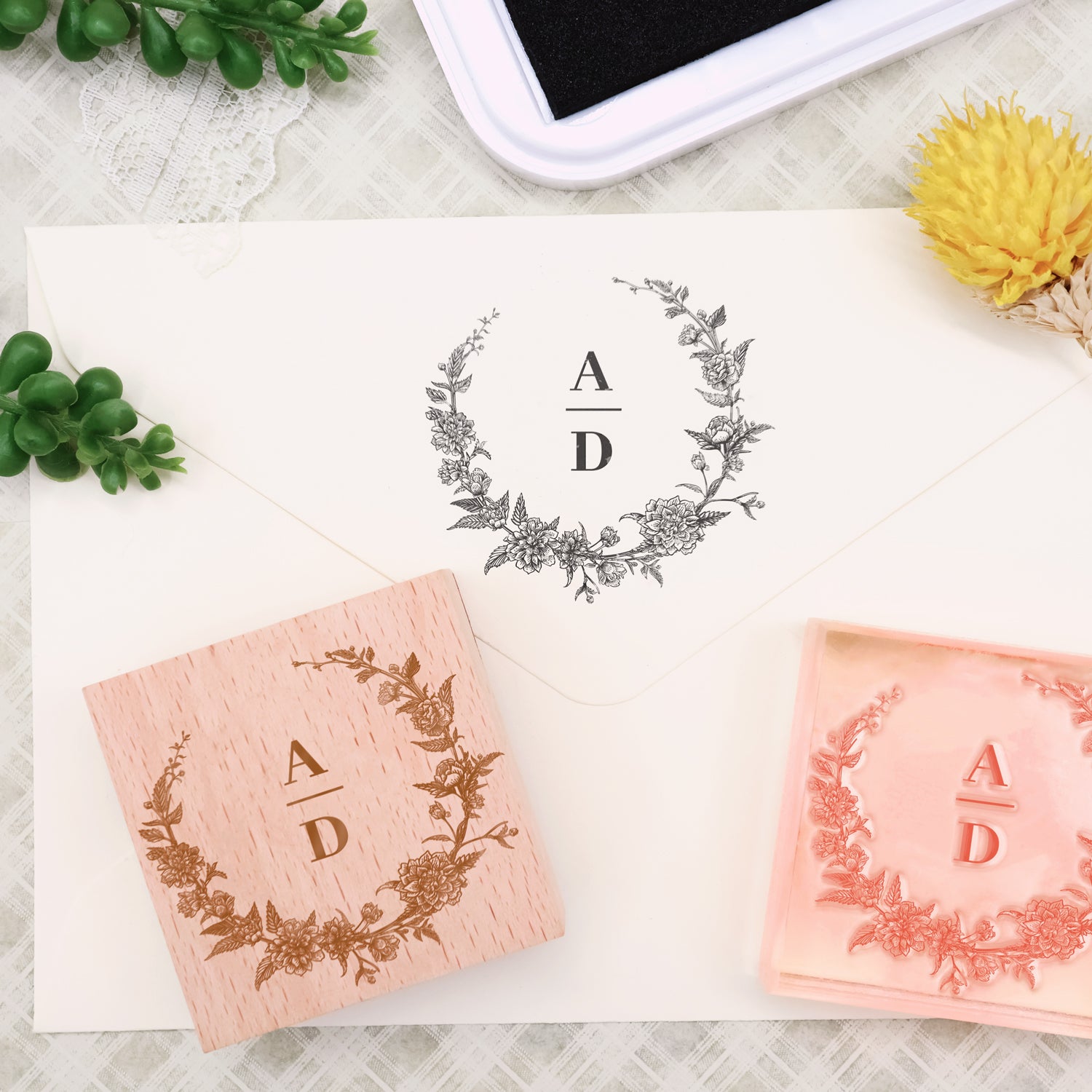 Personalisierter botanischer Hochzeits-Monogramm-Gummistempel (18 Designs)