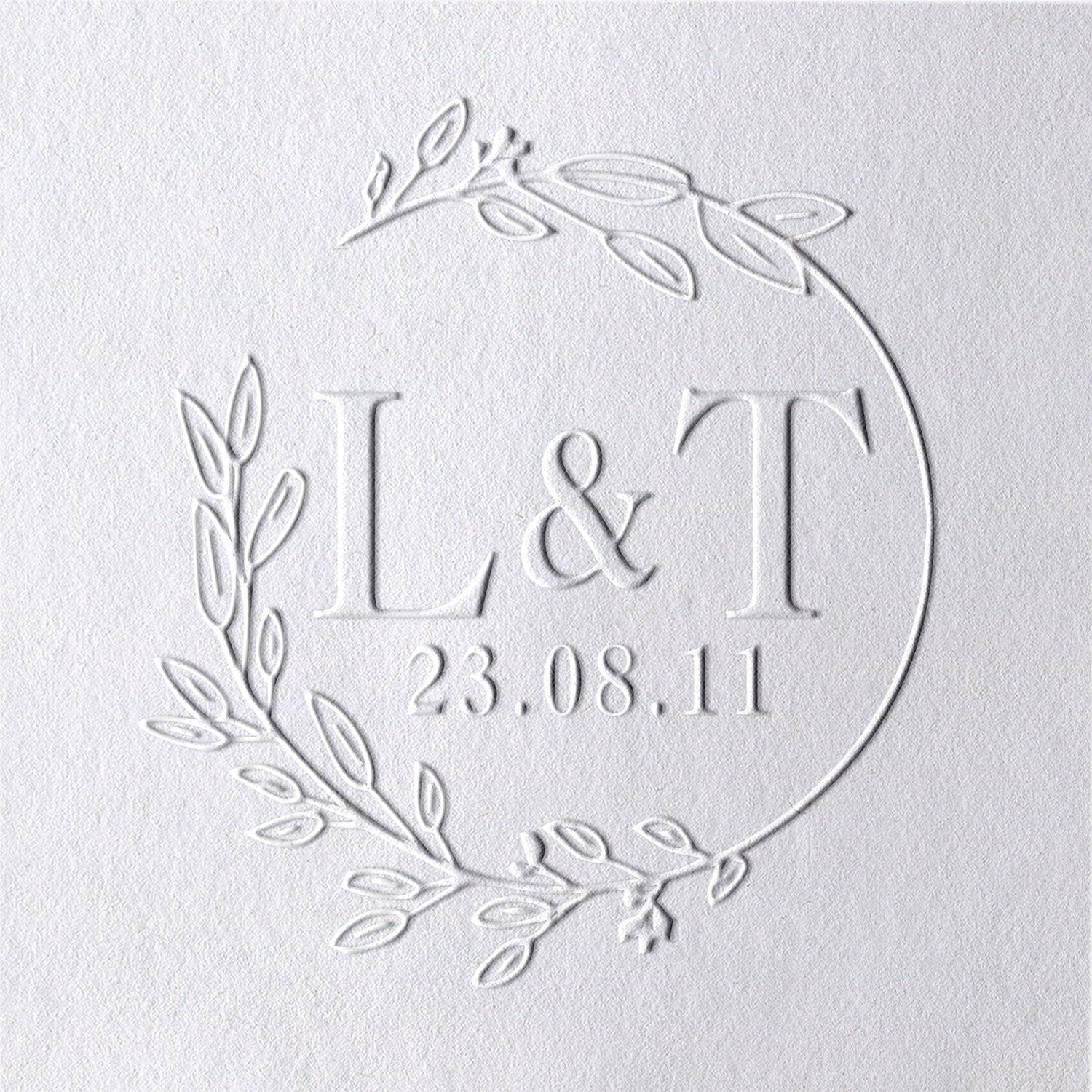 Timbre à sec de mariage personnalisé avec branche et initiales en monogramme 311