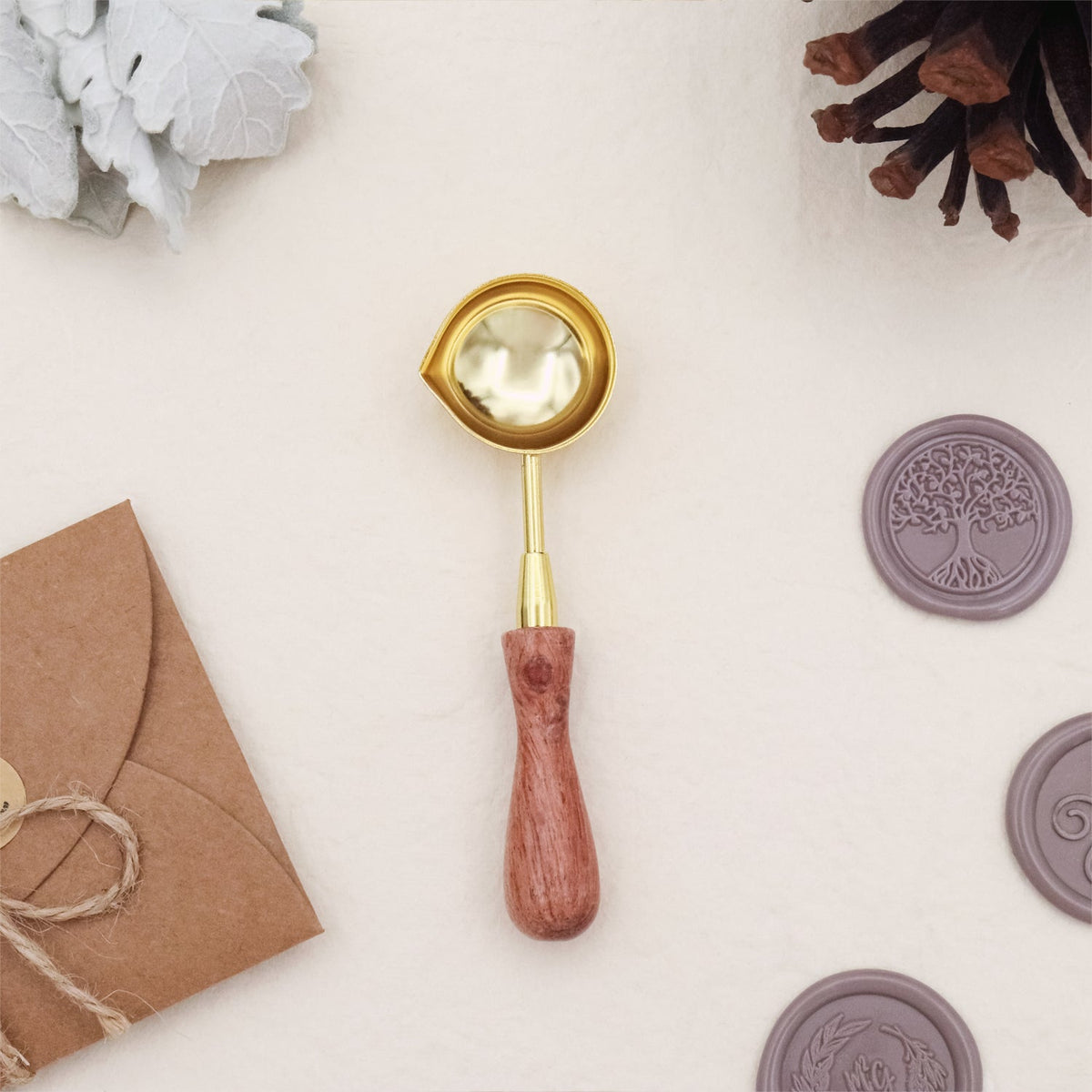 Stamprints Pequeña Cuchara para lacre de Madera con Mango Corto 2